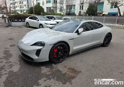 Porsche Taycan, 2023