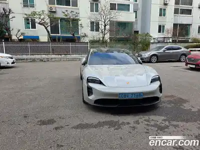 Porsche Taycan 2023 Автомат в Москве № 231070, миниатюра 3