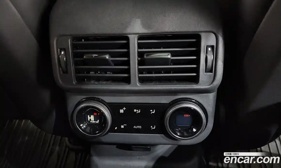 Land Rover Range-Rover Velar 2025 3.0 Автомат в Москве № 231187, фото 18