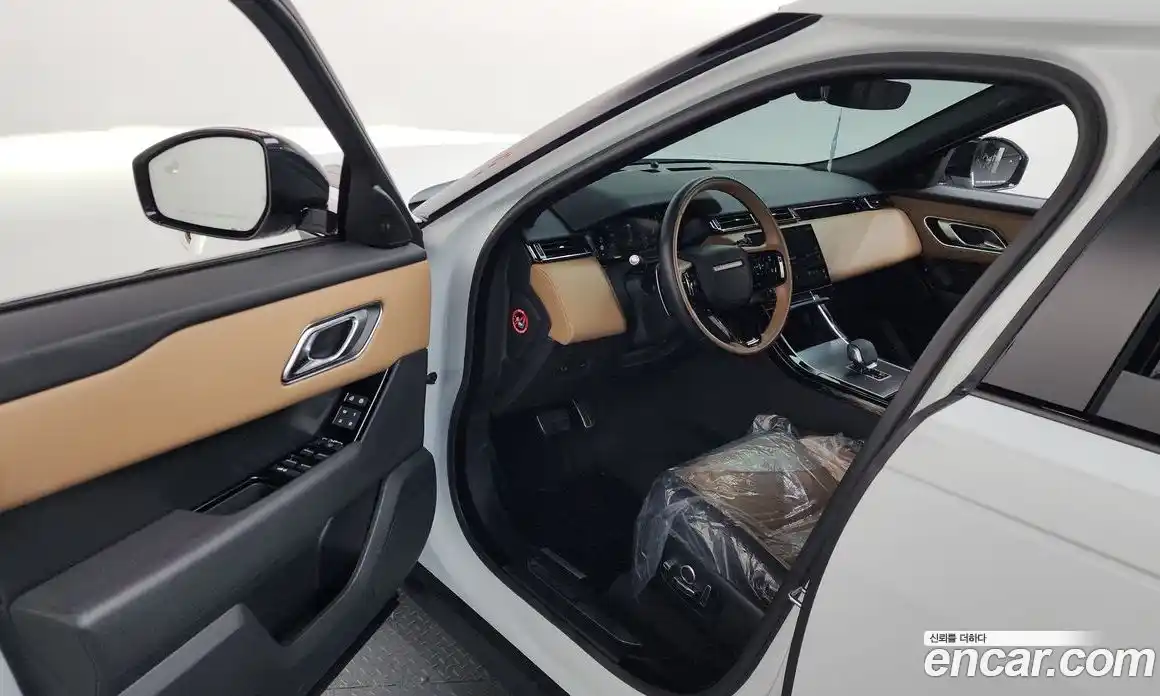 Land Rover Range-Rover Velar 2025 3.0 Автомат в Москве № 231187, фото 9