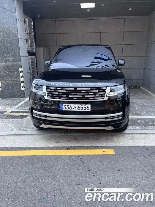 Land Rover Range-Rover 2023 4.4 Автомат в Москве № 231326, фото 11