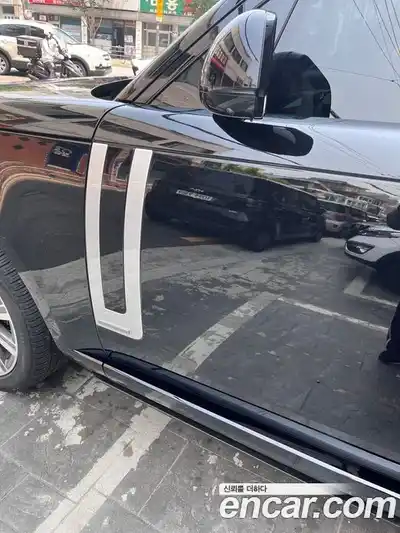 Land Rover Range-Rover 2023 4.4 Автомат в Москве № 231326, миниатюра 3