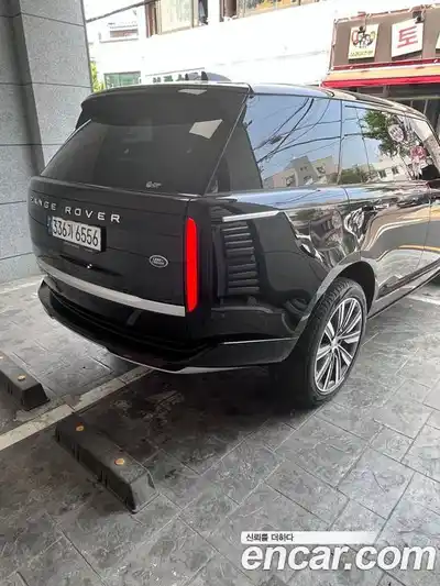 Land Rover Range-Rover 2023 4.4 Автомат в Москве № 231326, миниатюра 7