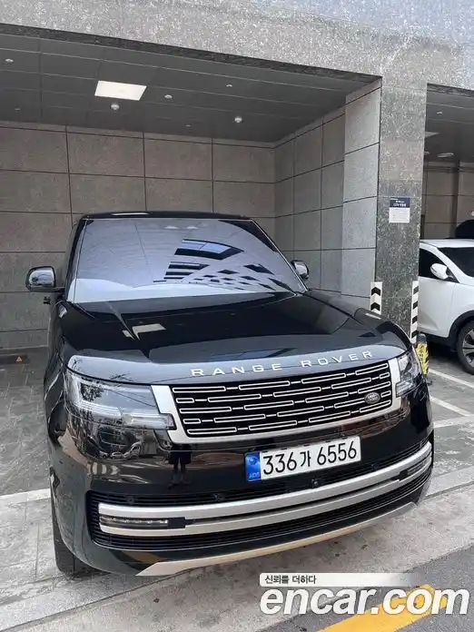 Land Rover Range-Rover 2023 4.4 Автомат в Москве № 231326, фото 10