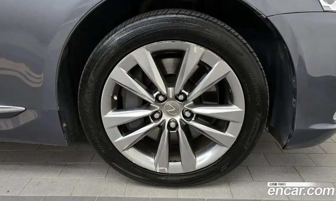 Lexus LS 2013 4.6 Автомат в Москве № 232016, фото 4