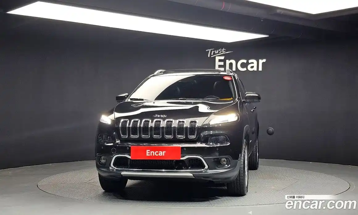 Jeep Cherokee 2015 2.0 Автомат в Москве № 232659, фото 13