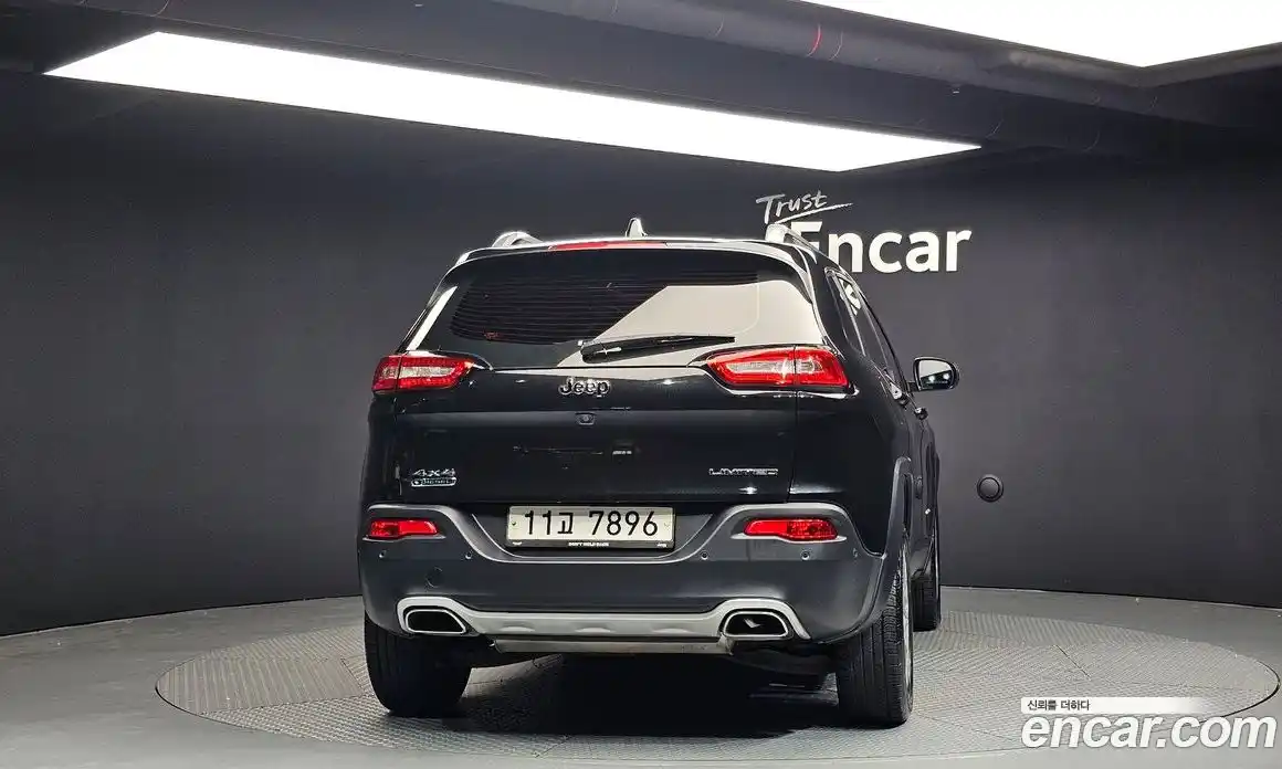 Jeep Cherokee 2015 2.0 Автомат в Москве № 232659, фото 16