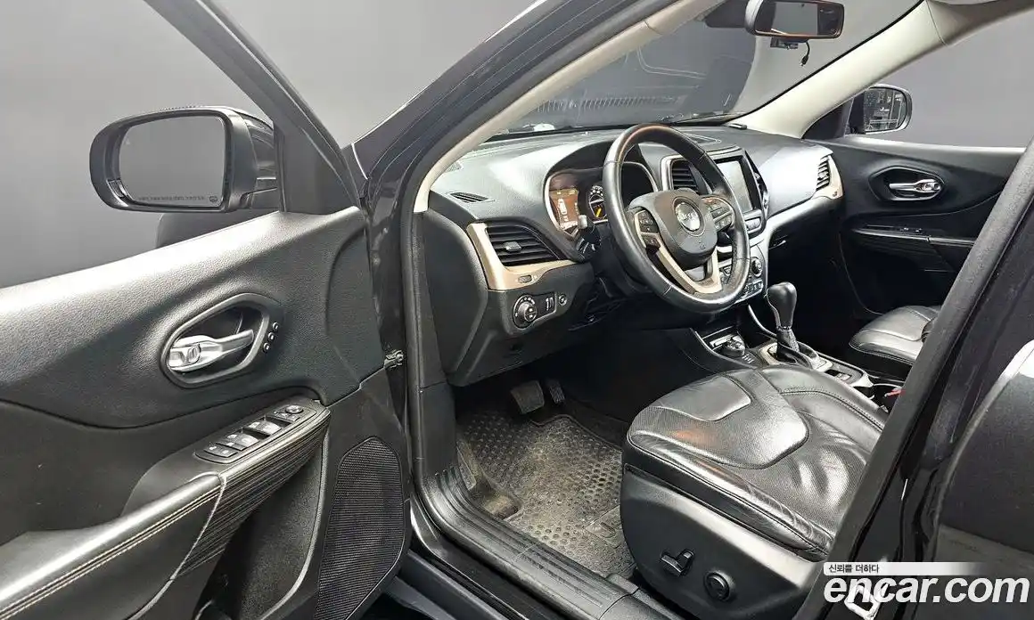 Jeep Cherokee 2015 2.0 Автомат в Москве № 232659, фото 19