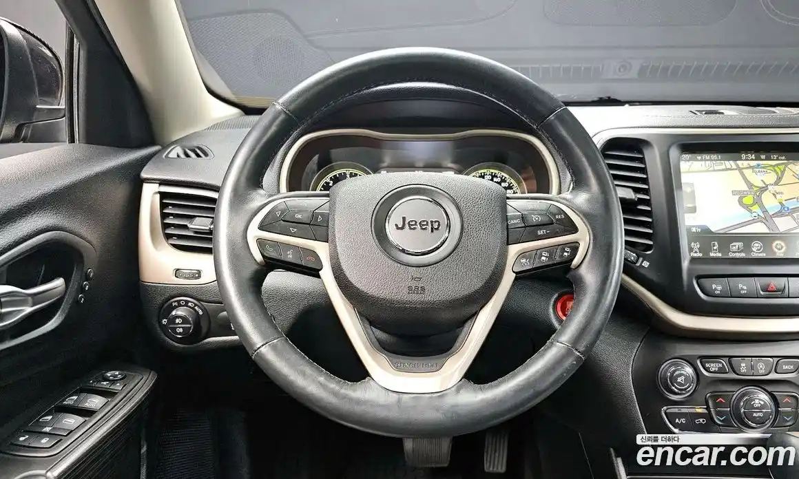 Jeep Cherokee 2015 2.0 Автомат в Москве № 232659, фото 3