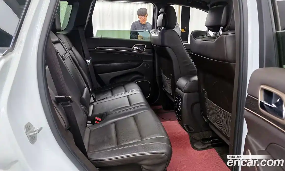 Jeep Cherokee 2015 3.0 Автомат в Москве № 232708, фото 12