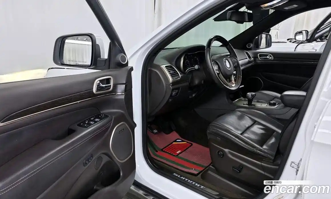 Jeep Cherokee 2015 3.0 Автомат в Москве № 232708, фото 10