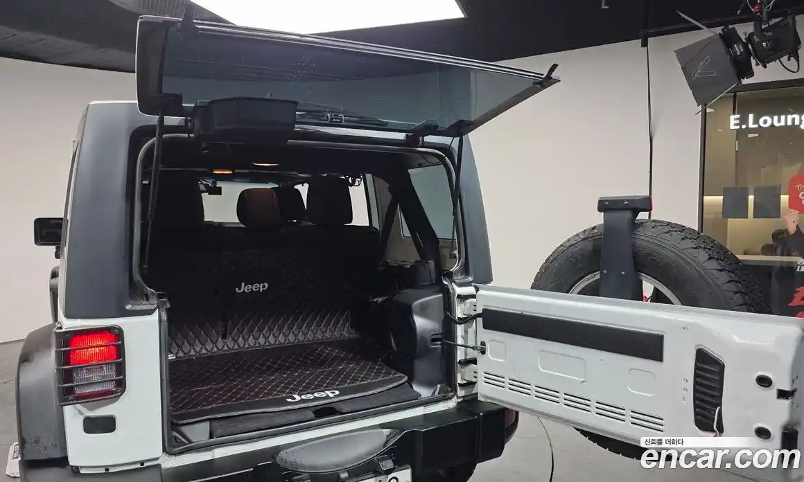 Jeep Wrangler 2013 2.8 Автомат в Москве № 232714, фото 11