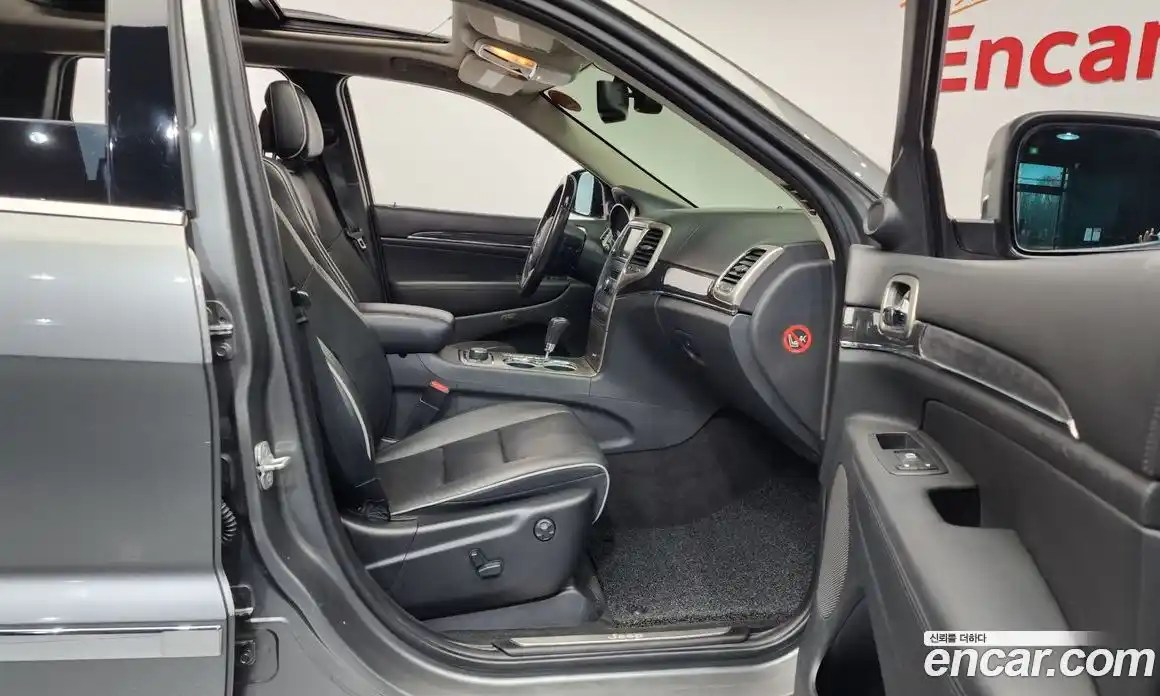 Jeep Cherokee 2012 3.0 Автомат в Москве № 232789, фото 13