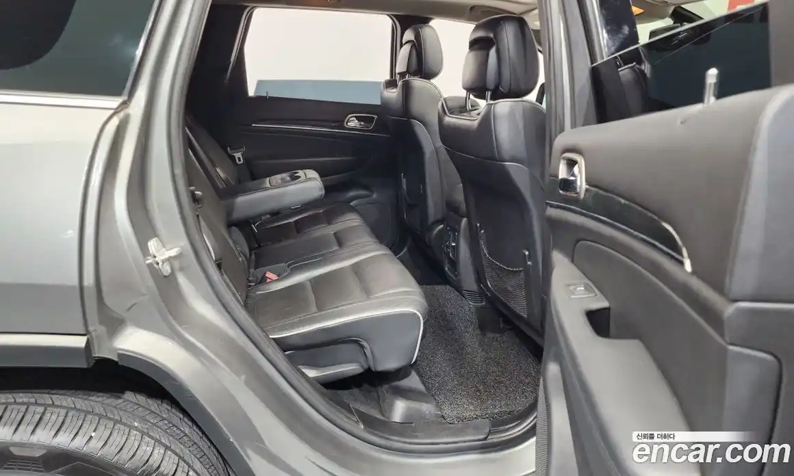 Jeep Cherokee 2012 3.0 Автомат в Москве № 232789, фото 4