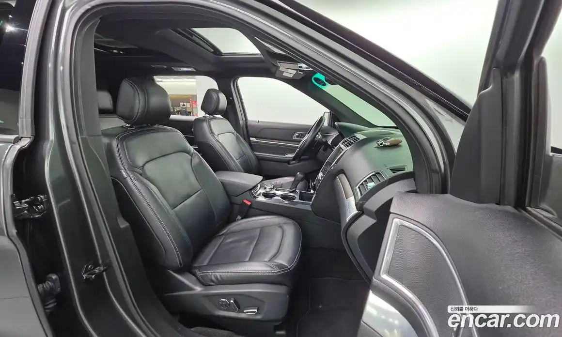 Ford Explorer 2017 2.3 Автомат в Москве № 255632, фото 10