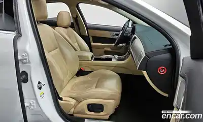 Jaguar XF 2014 2.0 Автомат в Москве № 256094, миниатюра 11