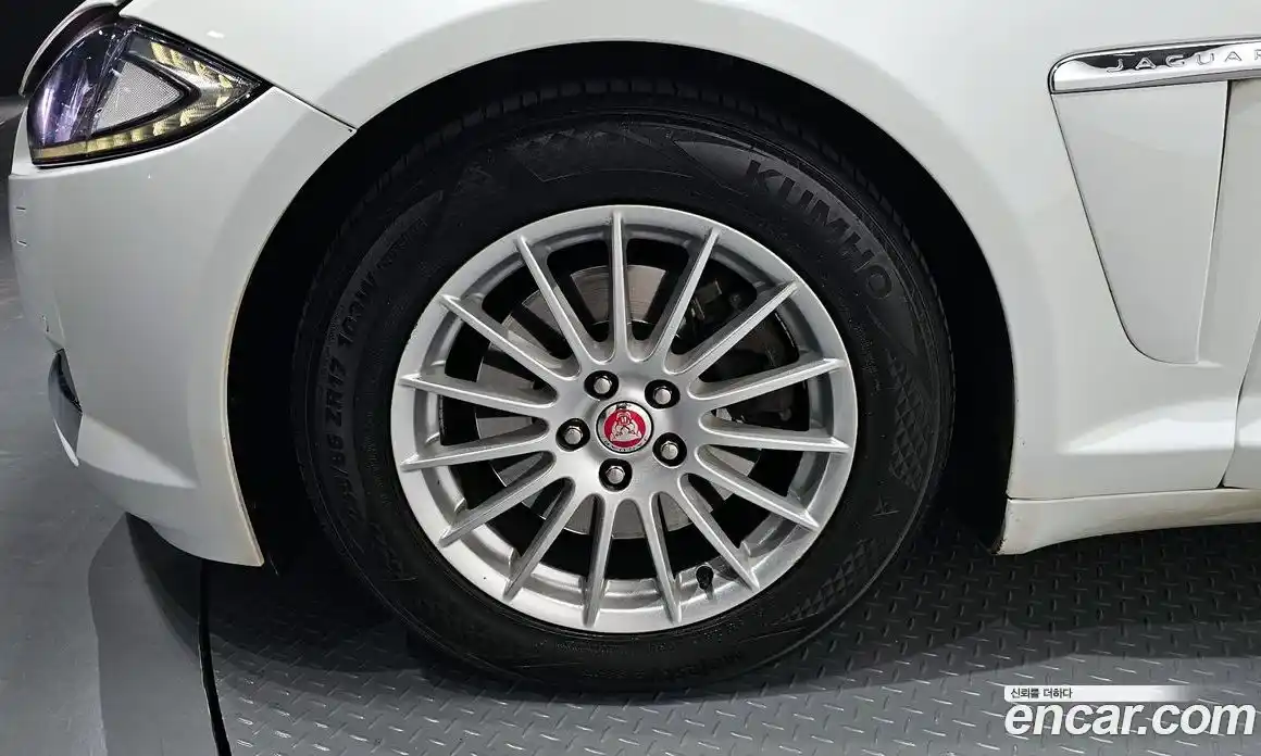 Jaguar XF 2014 2.0 Автомат в Москве № 256094, фото 17