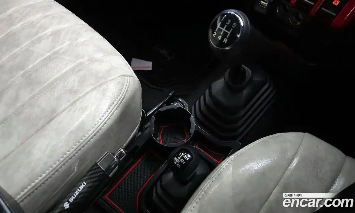 Suzuki Jimny 2024 1.5 Механическая в Москве № 257551, фото 9