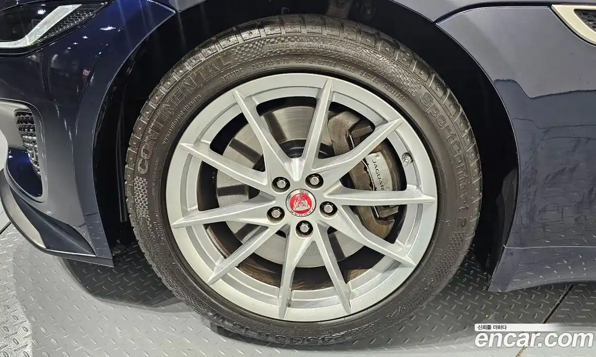 Jaguar F-Type 2023 2.0 Автомат в Москве № 263187, фото 12