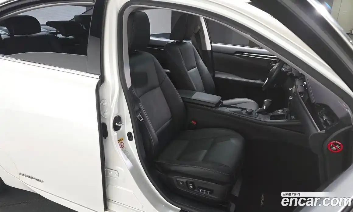 Lexus ES 2017 2.5 Автомат в Москве № 275657, фото 12