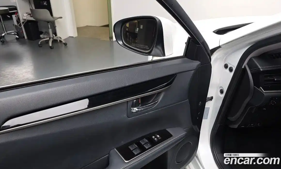 Lexus ES 2017 2.5 Автомат в Москве № 275657, фото 17