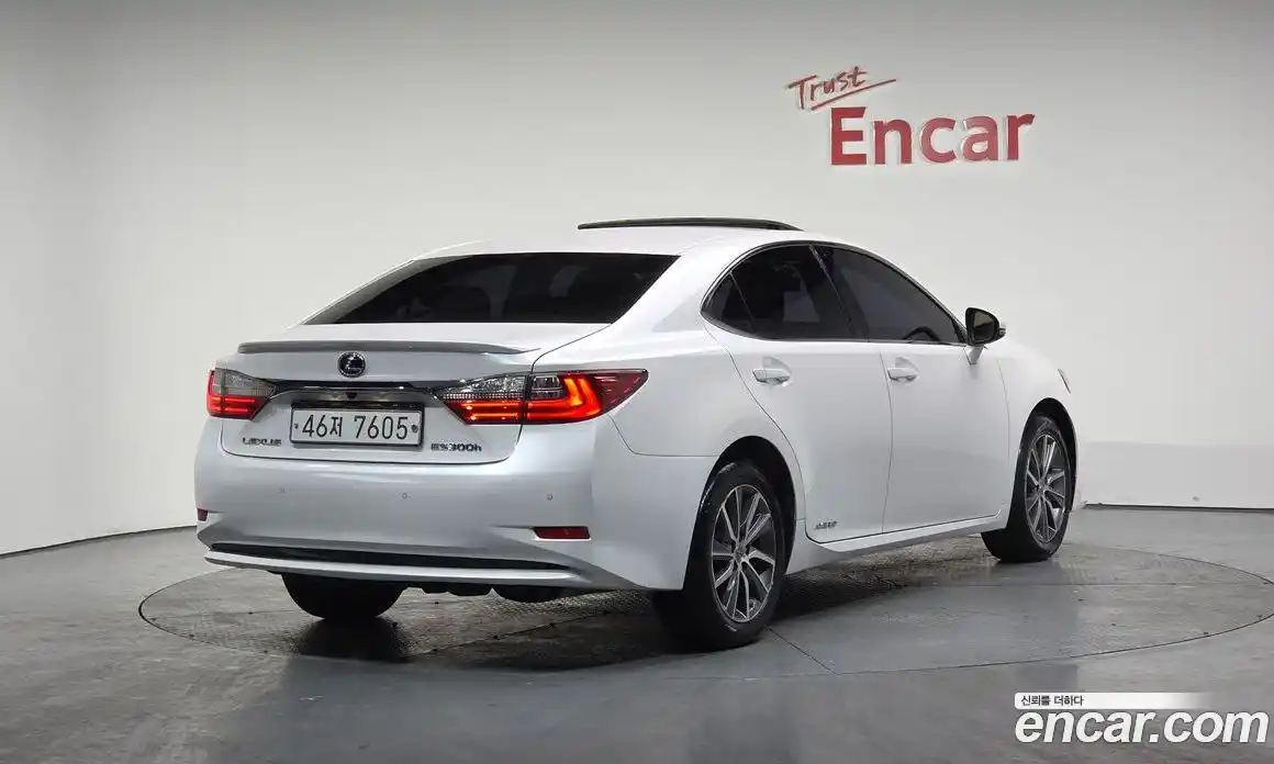 Lexus ES 2017 2.5 Автомат в Москве № 275657, фото 6