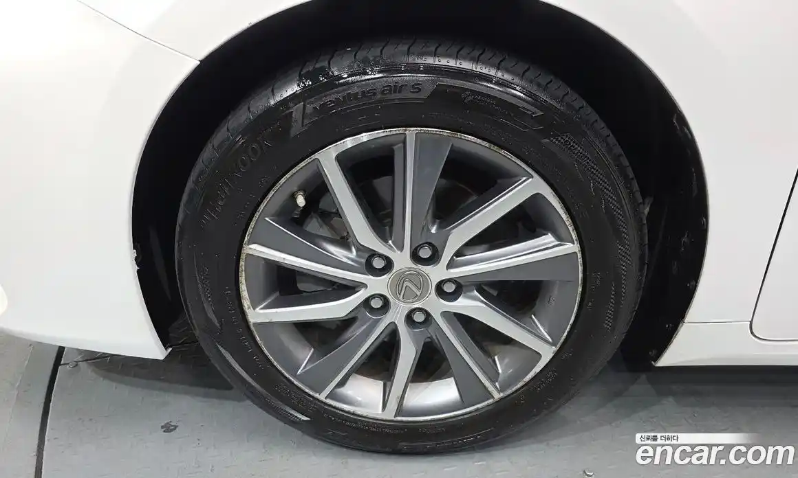 Lexus ES 2017 2.5 Автомат в Москве № 275657, фото 7