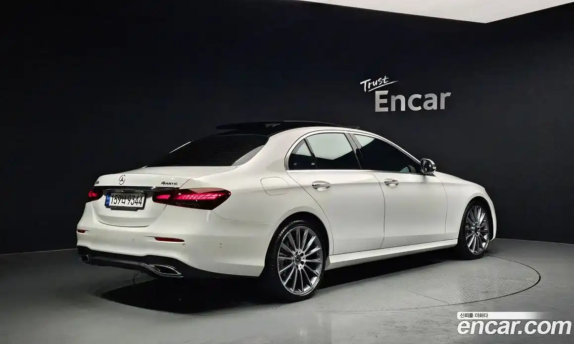 Mercedes-Benz E-Class 2022 2.0 Автомат в Москве № 286675, фото 16