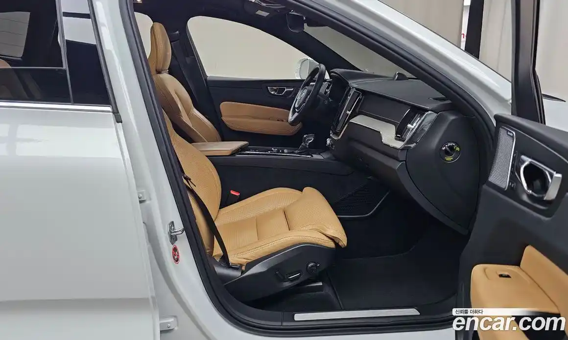 Volvo XC60 2019 2.0 Автомат в Москве № 293852, фото 14