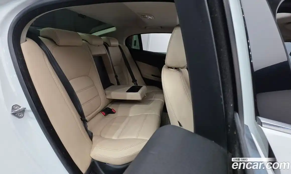 Jaguar XE 2016 2.0 Автомат в Москве № 295826, фото 18