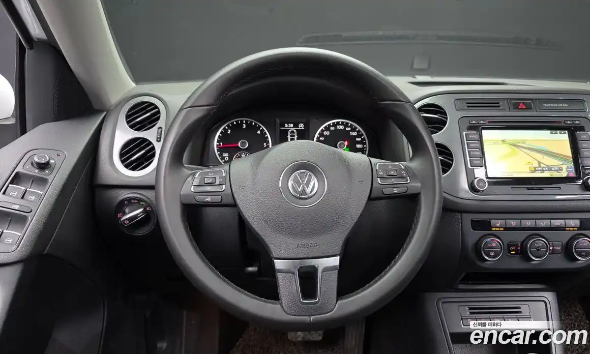 Volkswagen Tiguan 2016 2.0 Автомат в Москве № 301302, фото 14