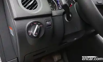 Volkswagen Tiguan 2016 2.0 Автомат в Москве № 301302, миниатюра 7