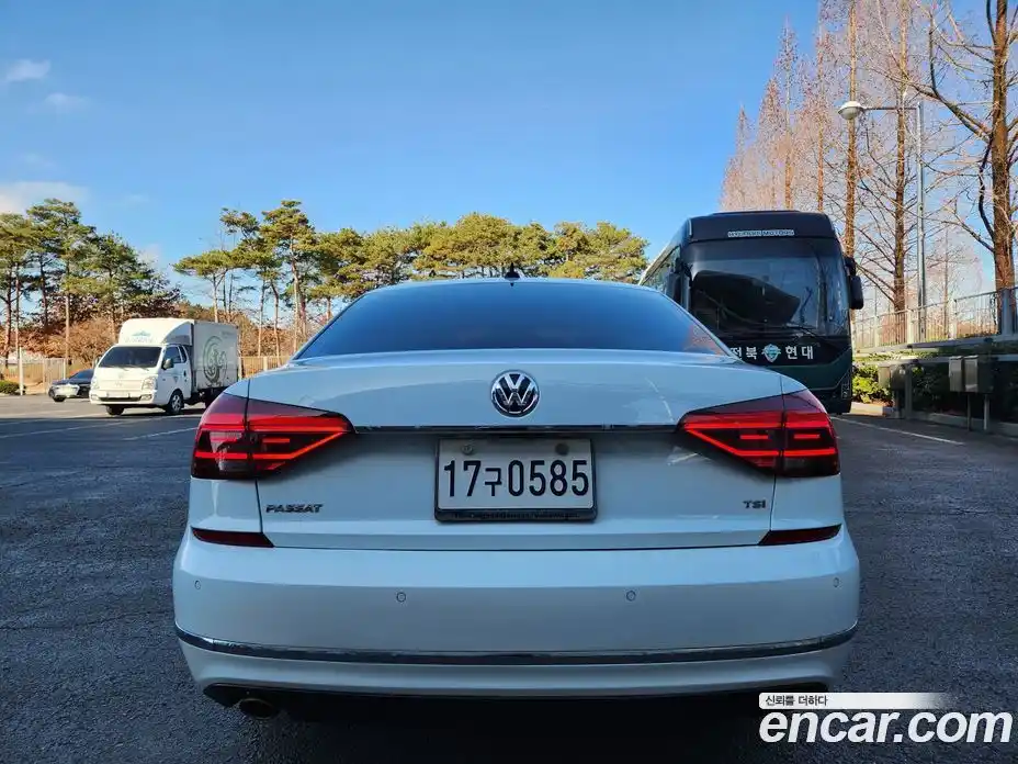 Volkswagen Passat 2018 2.0 Автомат в Москве № 301890, фото 4