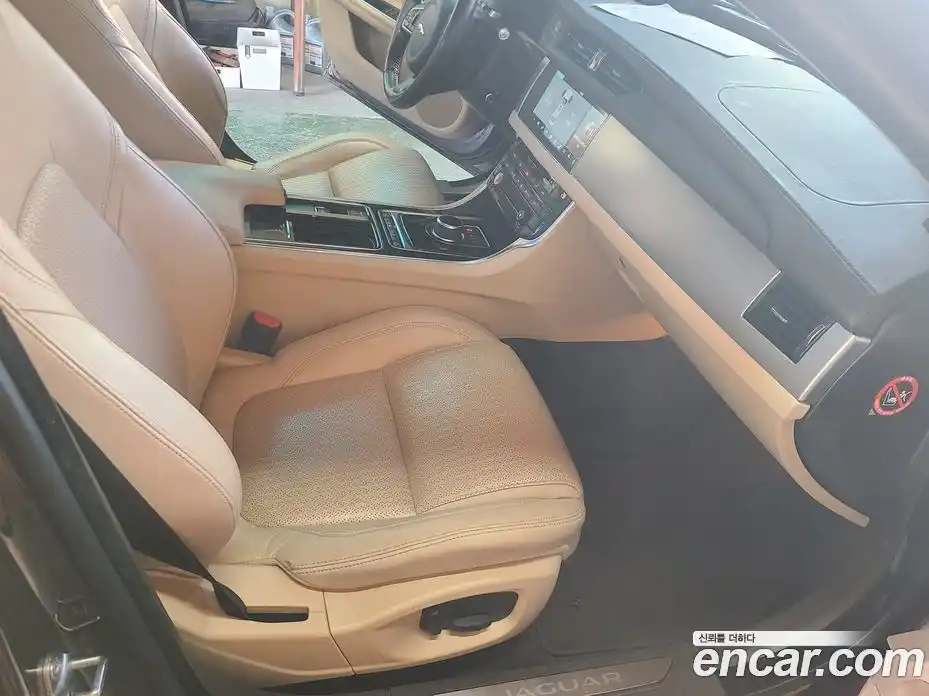 Jaguar XF 2017 2.0 Автомат в Москве № 305173, фото 11