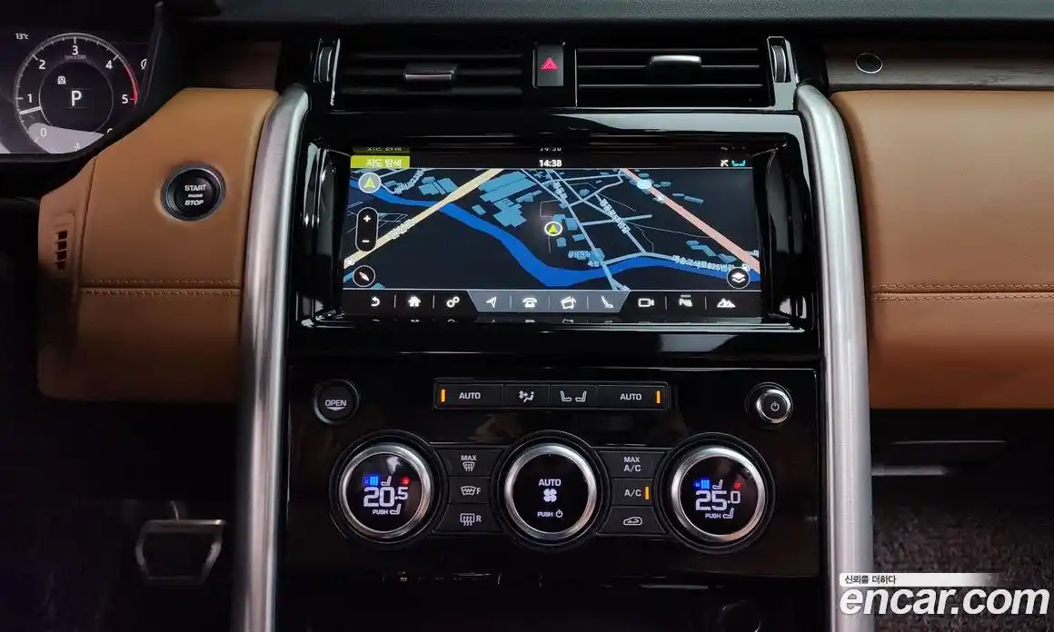 Land Rover Discovery 2018 3.0 Автомат в Москве № 328419, фото 1