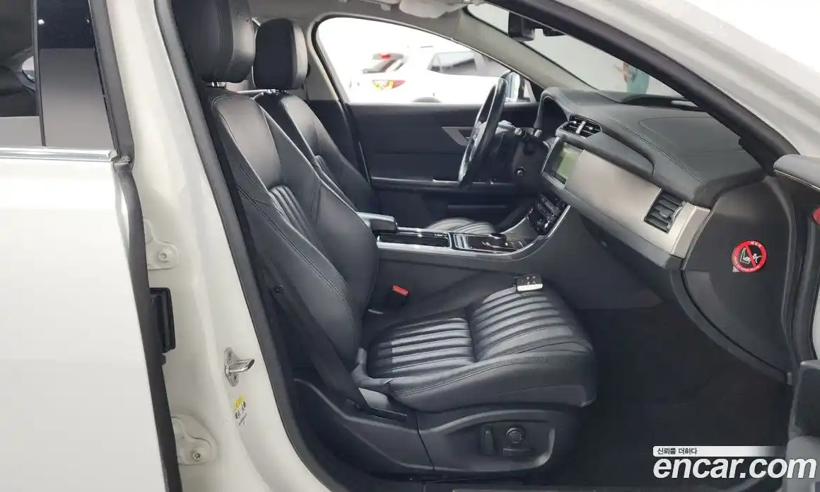 Jaguar XF 2017 2.0 Автомат в Москве № 335781, фото 13