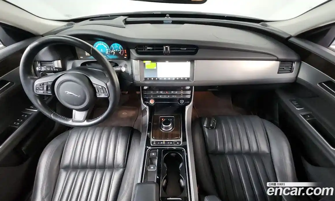 Jaguar XF 2017 2.0 Автомат в Москве № 335781, фото 14
