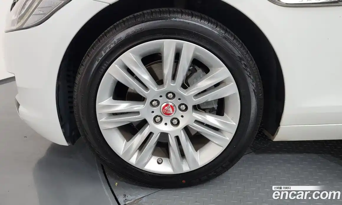 Jaguar XF 2017 2.0 Автомат в Москве № 335781, фото 3