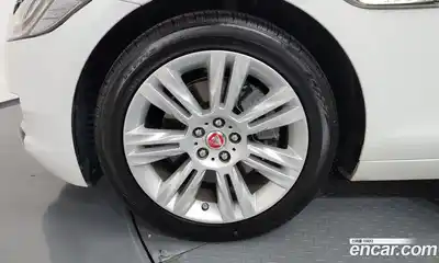 Jaguar XF 2017 2.0 Автомат в Москве № 335781, миниатюра 3