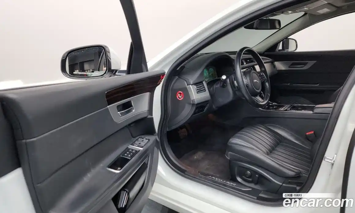 Jaguar XF 2017 2.0 Автомат в Москве № 335781, фото 4