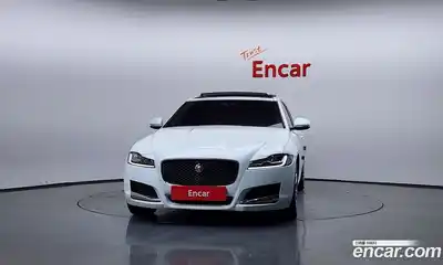 Jaguar XF 2017 2.0 Автомат в Москве № 335781, миниатюра 6