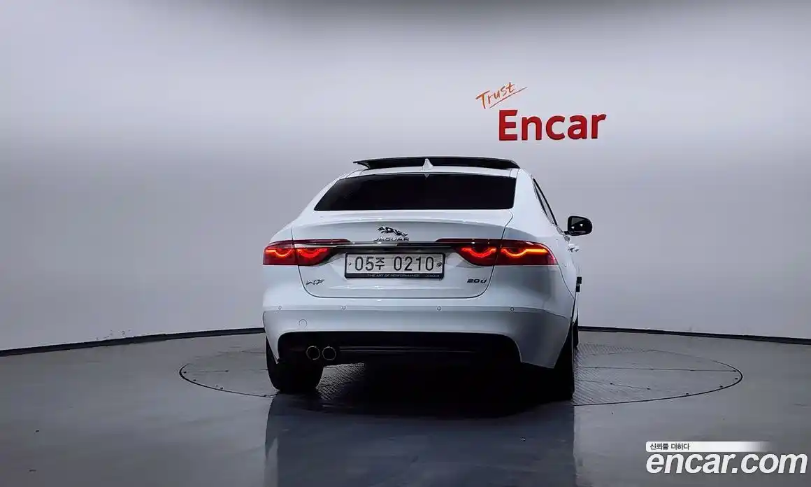 Jaguar XF 2017 2.0 Автомат в Москве № 335781, фото 7