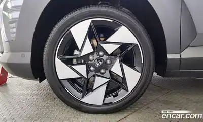 Hyundai Kona 2023 1.6 Автомат в Москве № 357299, миниатюра 5