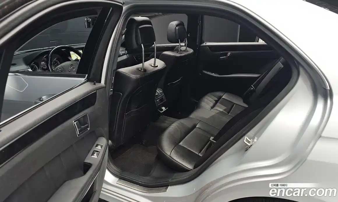 Mercedes-Benz E-Class 2011 3.5 Автомат в Москве № 372312, фото 12