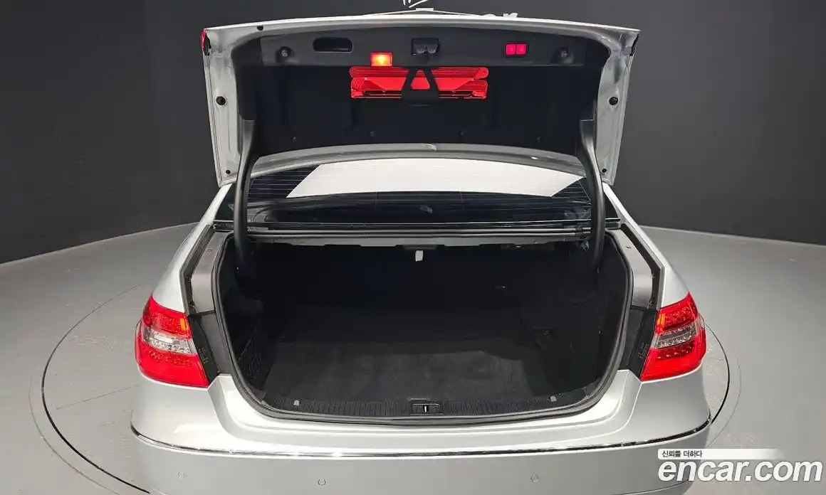 Mercedes-Benz E-Class 2011 3.5 Автомат в Москве № 372312, фото 20