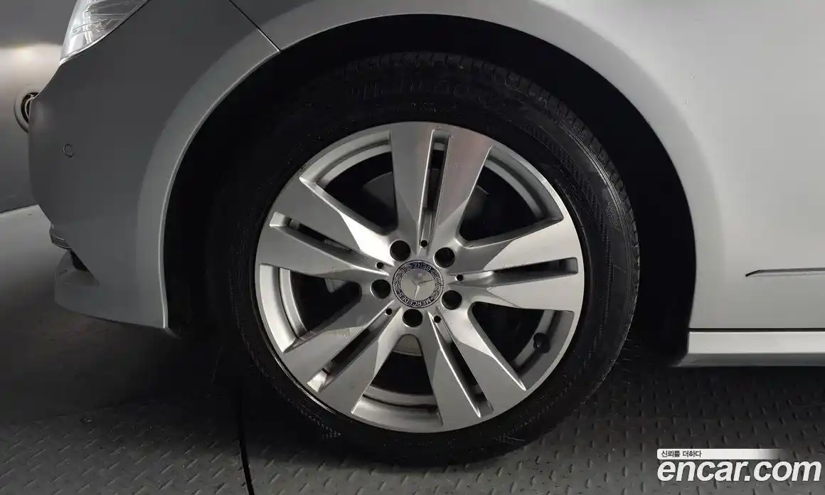 Mercedes-Benz E-Class 2011 3.5 Автомат в Москве № 372312, фото 5