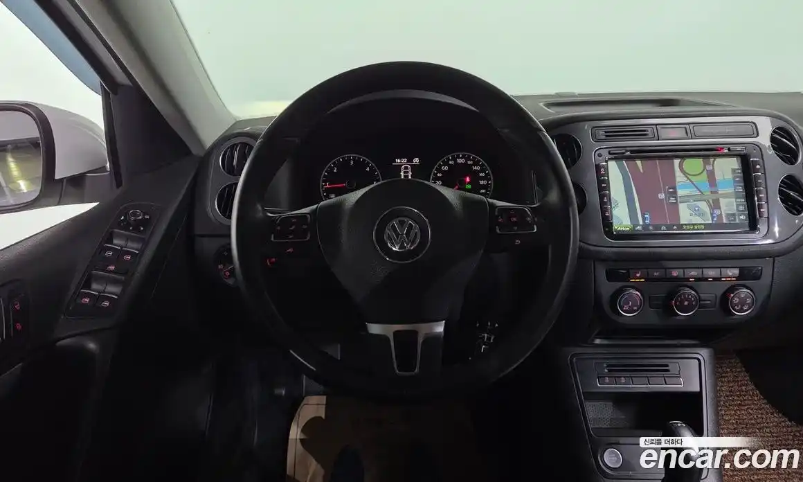 Volkswagen Tiguan 2016 2.0 Автомат в Москве № 400577, фото 13