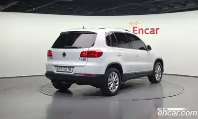 Volkswagen Tiguan 2016 2.0 Автомат в Москве № 400577, миниатюра 2