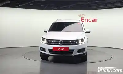 Volkswagen Tiguan 2016 2.0 Автомат в Москве № 400577, миниатюра 3