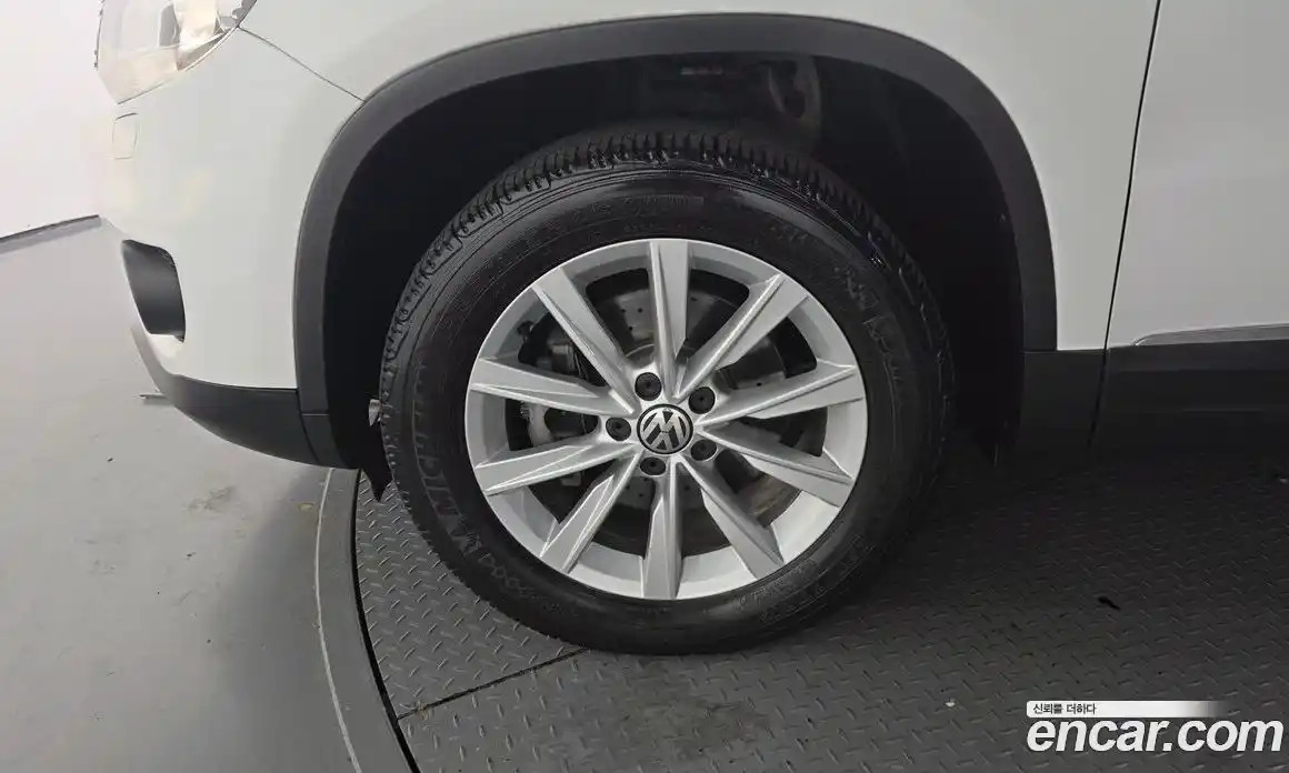 Volkswagen Tiguan 2016 2.0 Автомат в Москве № 400577, фото 5